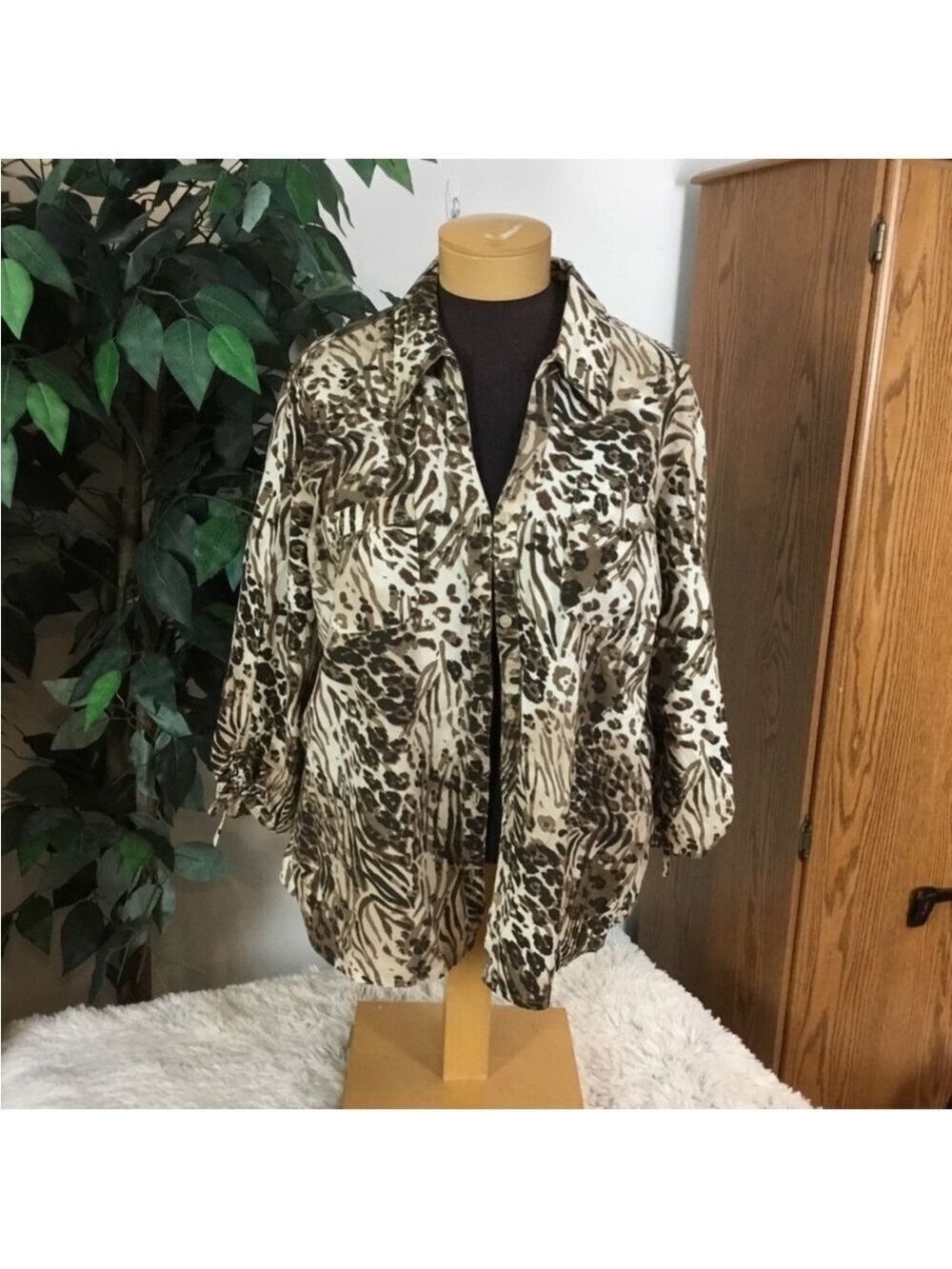 Erika animal print 3/4 sleeve button down blouse Woman’s size XL
